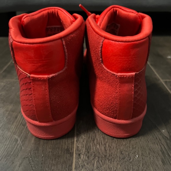 Red Adidas high top - Picture 2 of 9